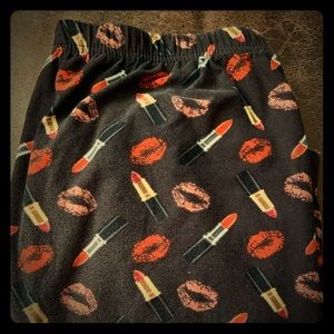 Lipstick Leggings